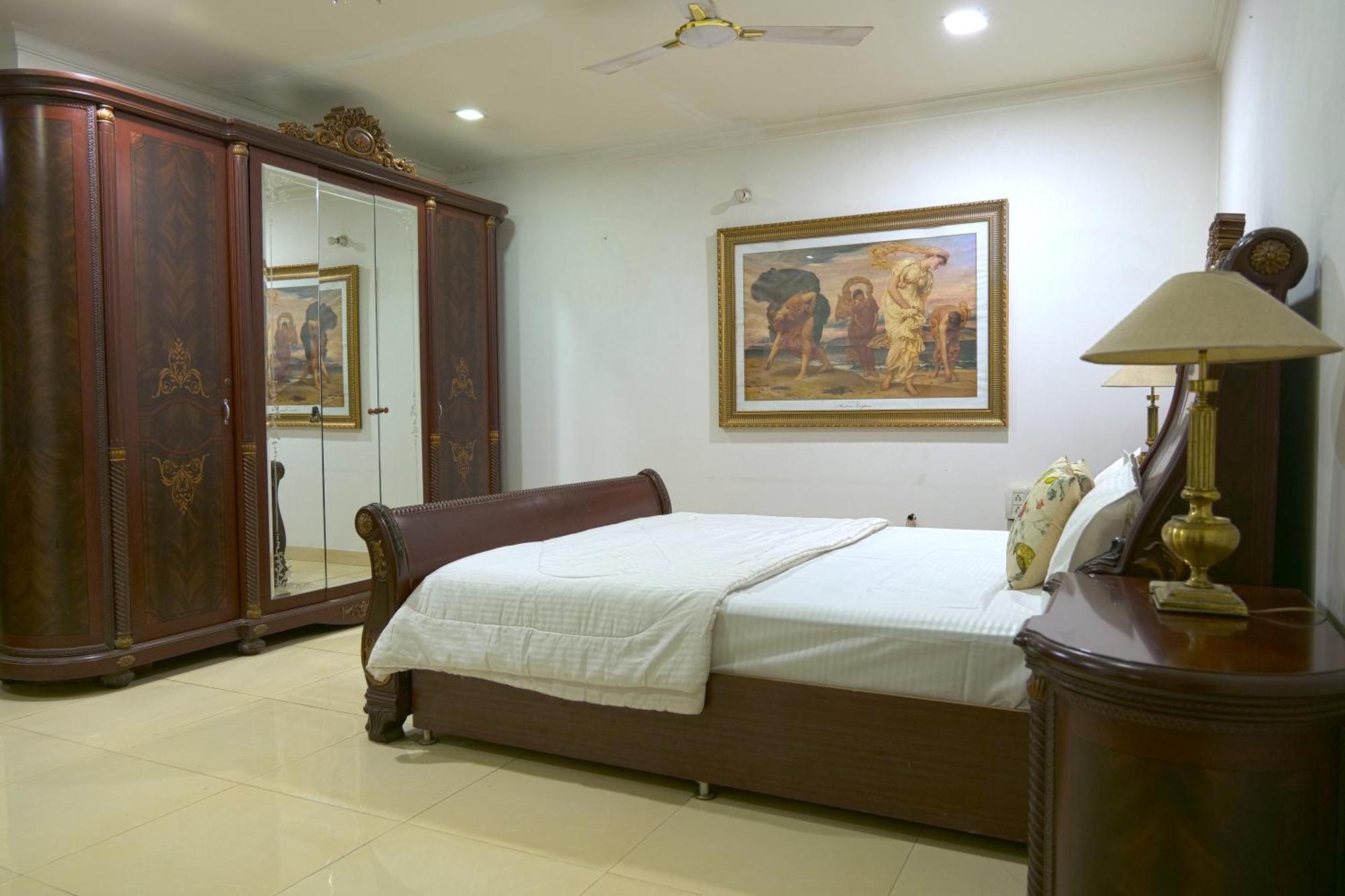 Embassy Suites Új-Delhi Kültér fotó